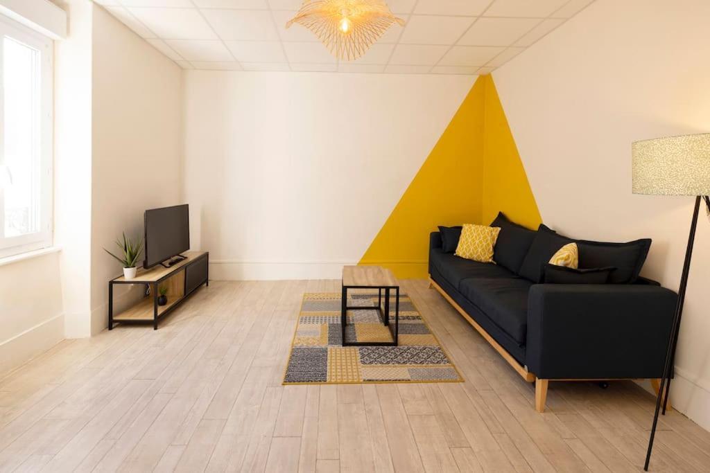 Le Cosy C - T2 Tout Equipe - Centre-Ville Gare มงต์ลูซง ภายนอก รูปภาพ